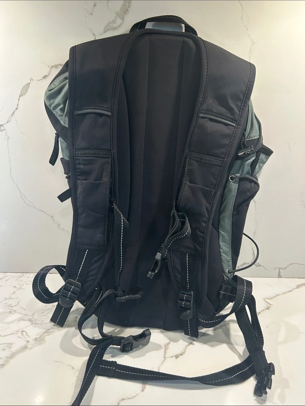 lululemon athletica Men's Sage Green and Black Backpack